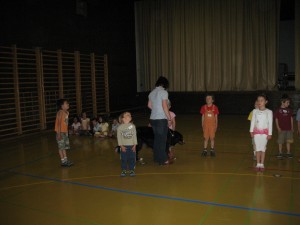 Des enfants à l'écoute...