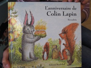 Notre goûter s'est terminé par une histoire de circonstance que ma maman a lue à mes copains !