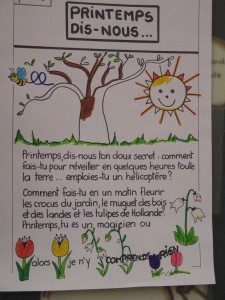 La poésie apprise et affichée sur le tableau